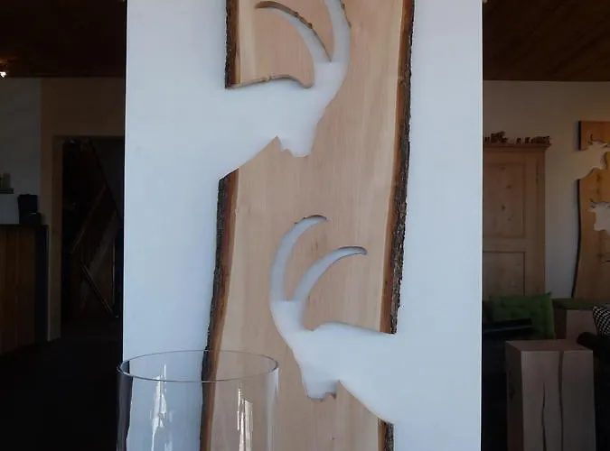 Alphotel Eiger Bed & Breakfast 3*