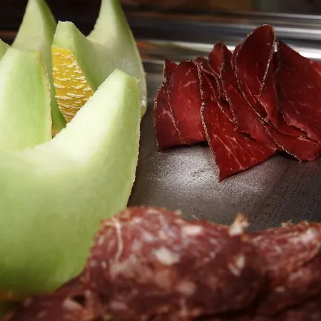 Alphotel Eiger Bed & Breakfast